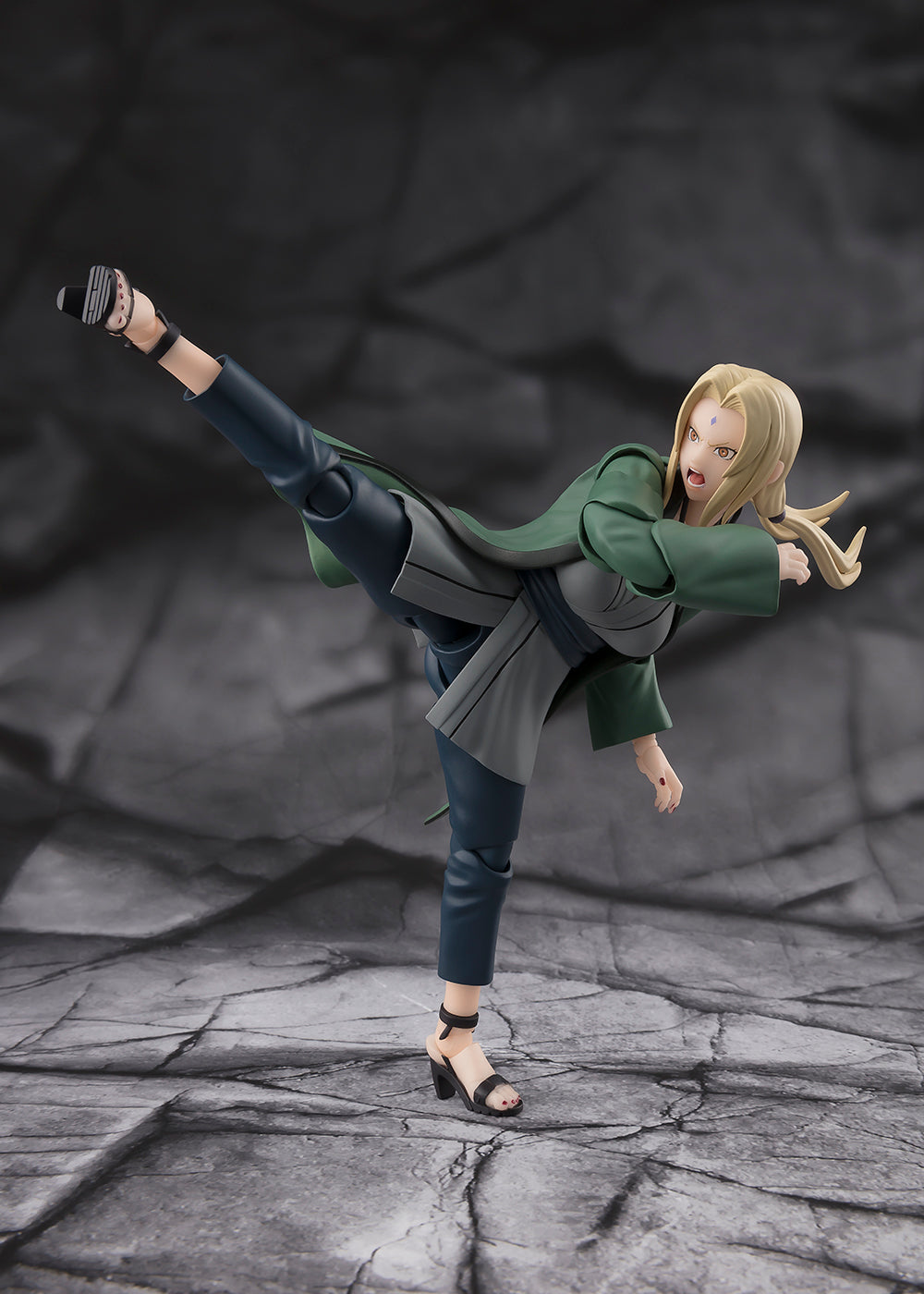 S.H.Figuarts Tsunade -The Legendary Medical Ninja-